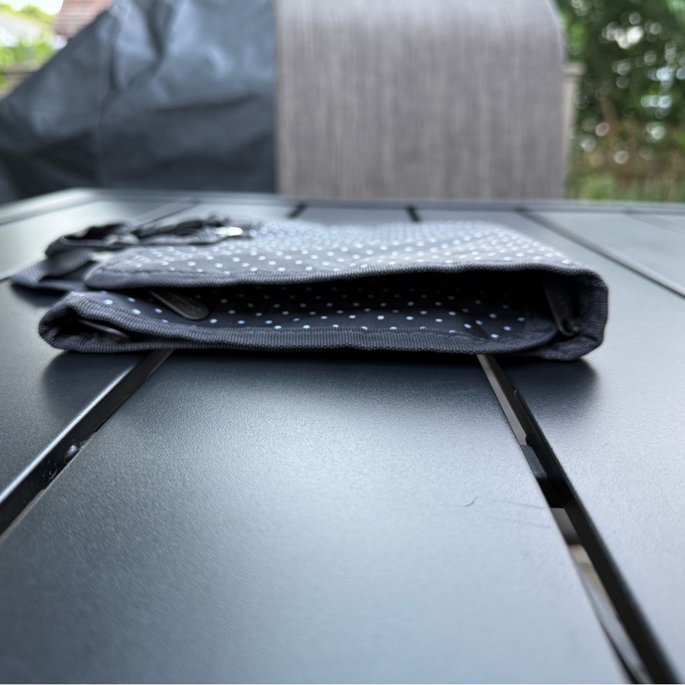 Thirty One (31) Timeless Makeup Bag City Charcoal Swiss Dot - Picture 3 of 9